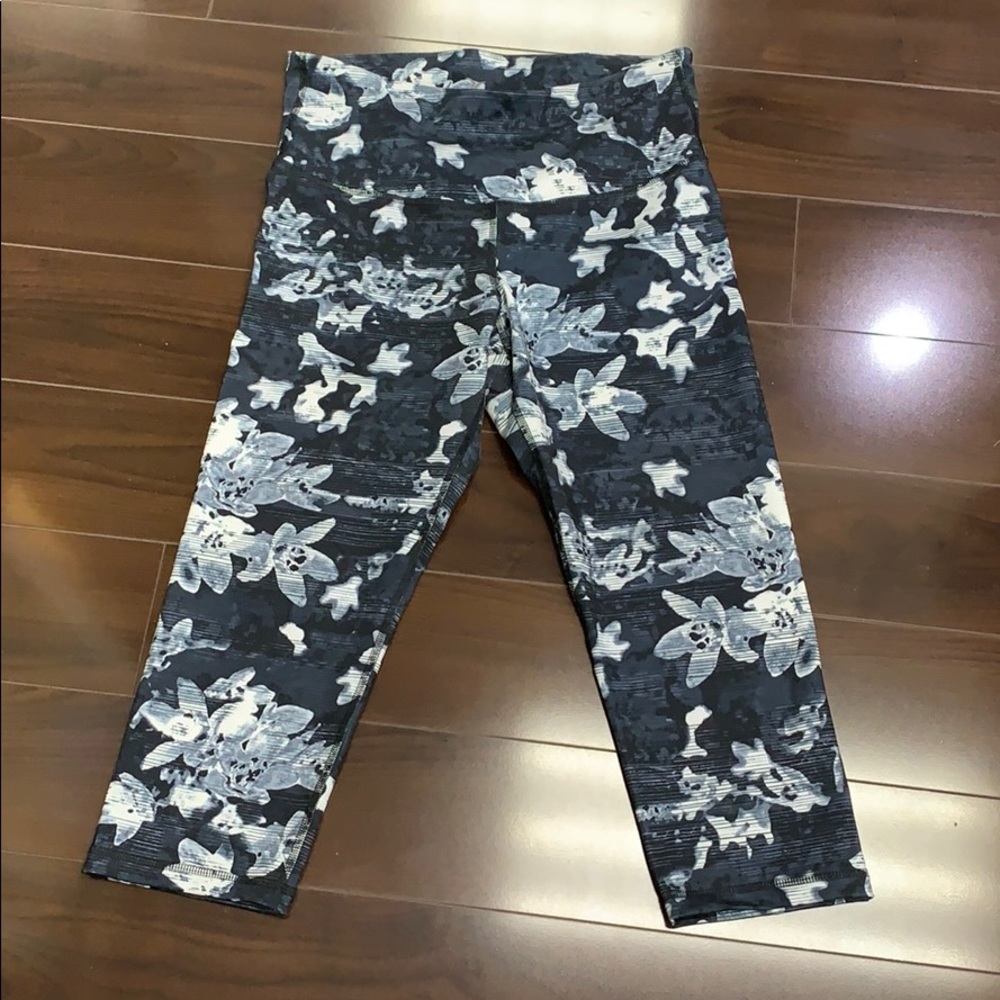 Old Navy Capri - Picture 2 of 3